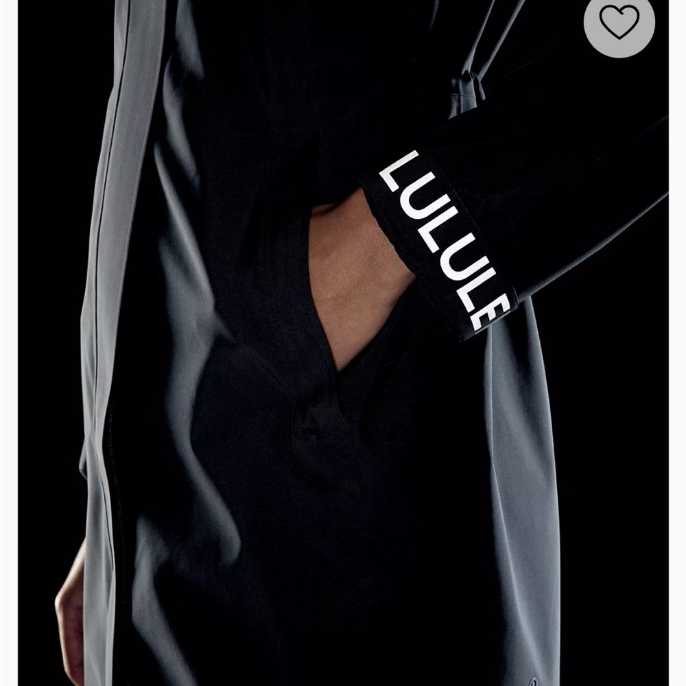 NWOT Lululemon Rain Rebel Jacket in Black 14 - Picture 6 of 12